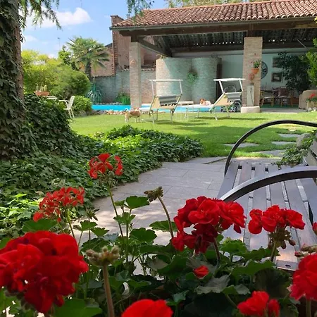 Spineto House Pensionat 4*
